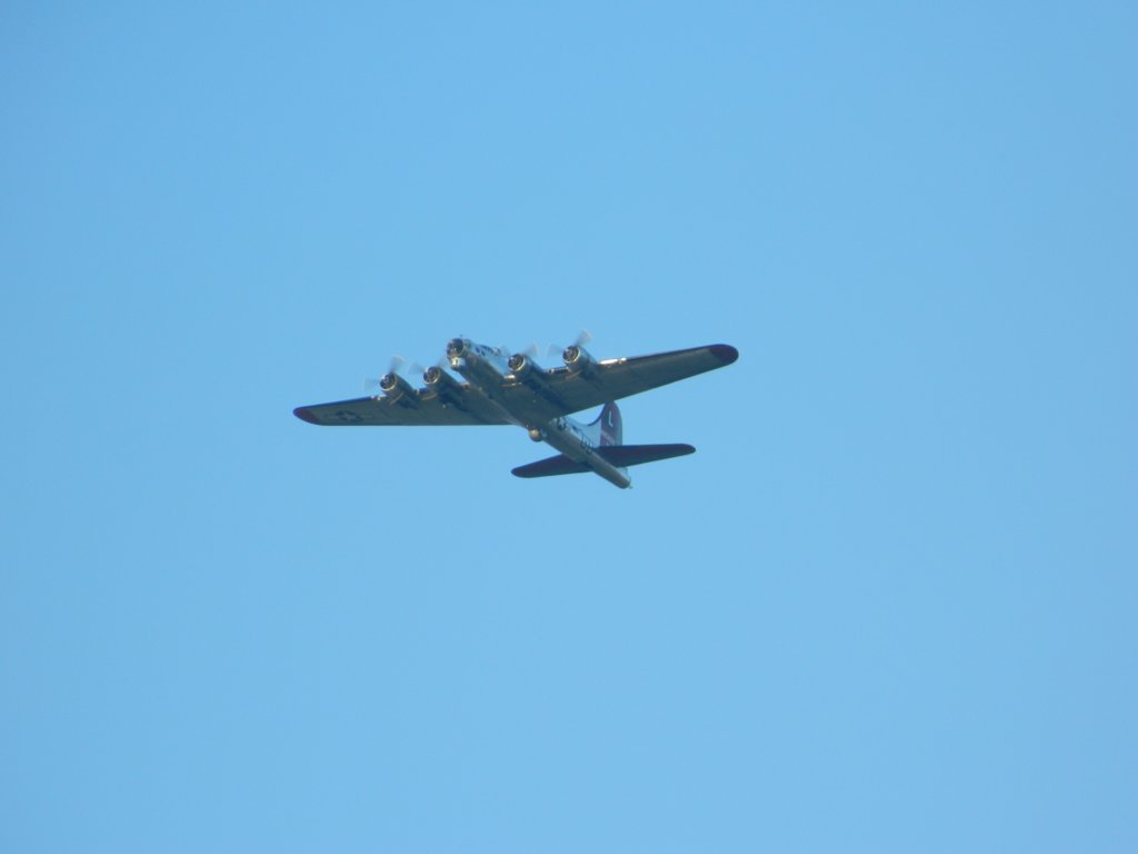 b17flyover2.jpg