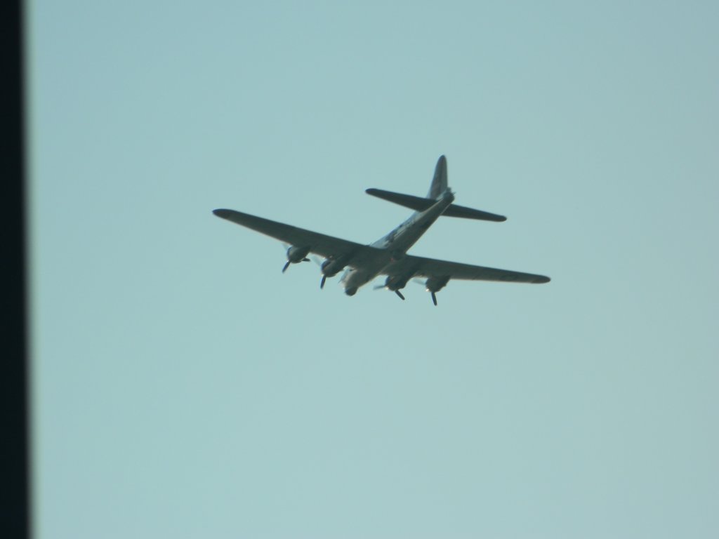 b17flyover5.jpg